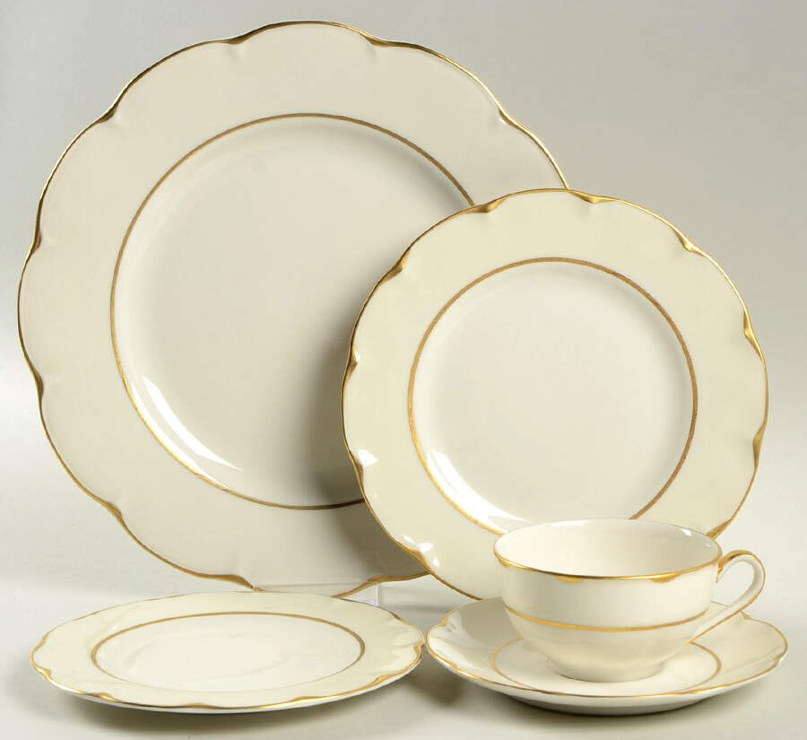 Concorde (New York) 40 Piece Estate Set by Haviland-1