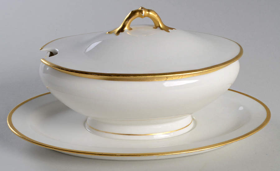 Donhoff Gravy Boat w/Attached Underplate & Lid by Haviland-1