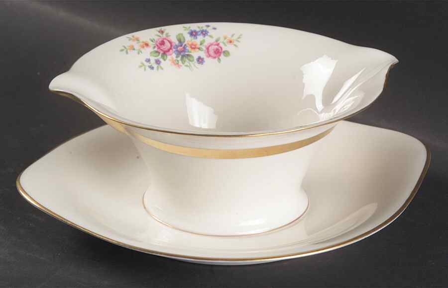 Gainsborough (New York) Gravy Boat with Attached Underplate by Haviland-1