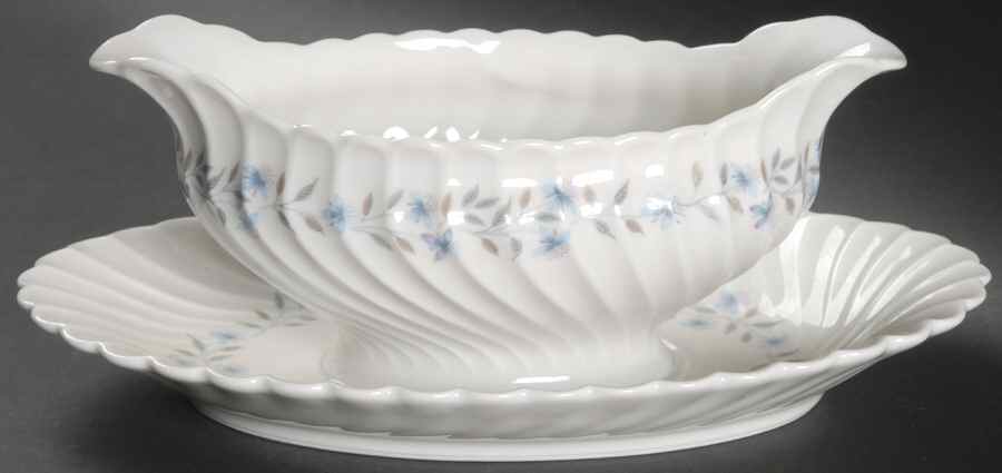 Gentiane Gravy Boat with Attached Underplate by Haviland-1