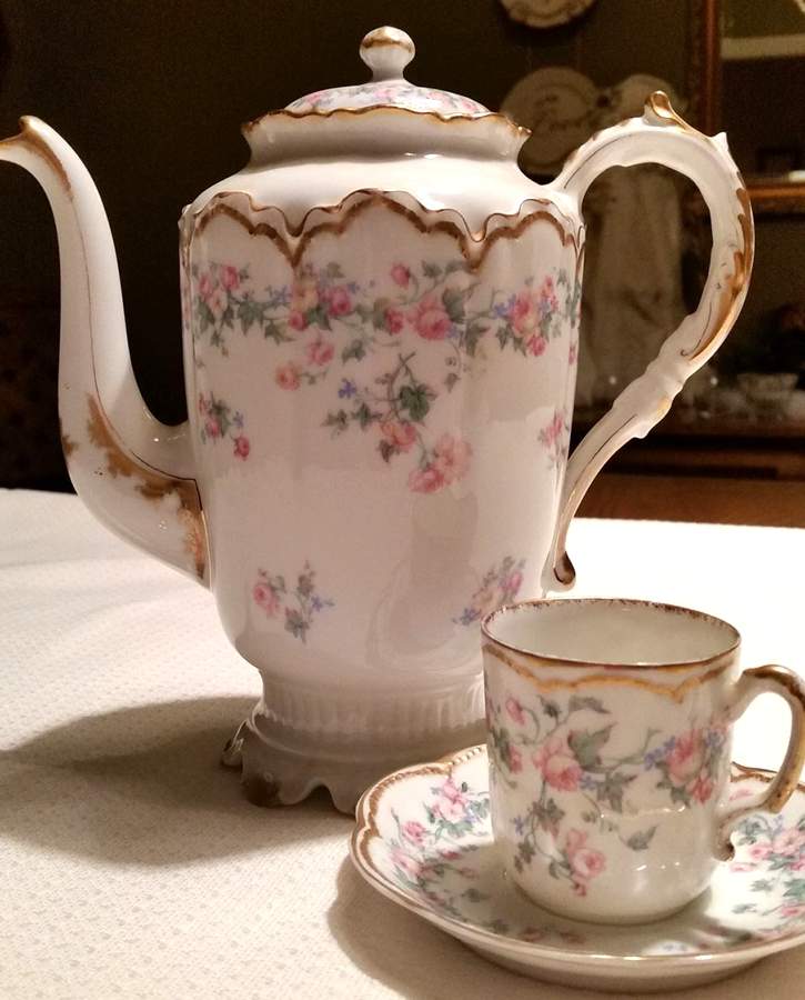 H319 Coffee Pot & Lid by Haviland-1