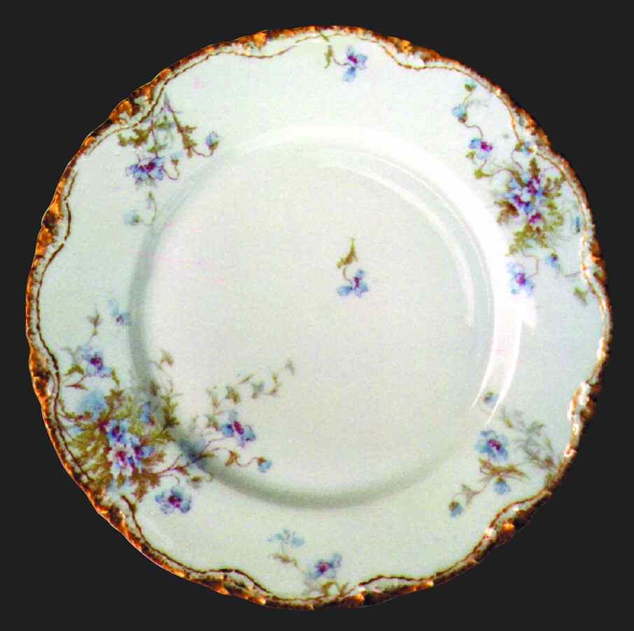 Schleiger 147-6 Dinner Plate by Haviland-1