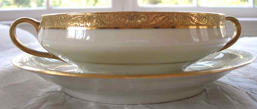 SCHLEIGER 1105-1 Flat Cream Soup Bowl & Saucer Set by Haviland-1