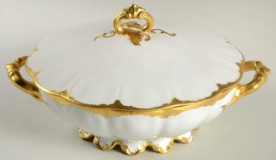 H522 Round Covered Vegetable by Haviland-1