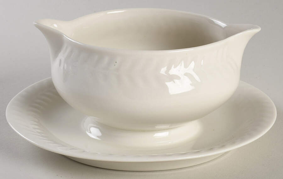 Hydrangea Gravy Boat with Attached Underplate by Haviland-1