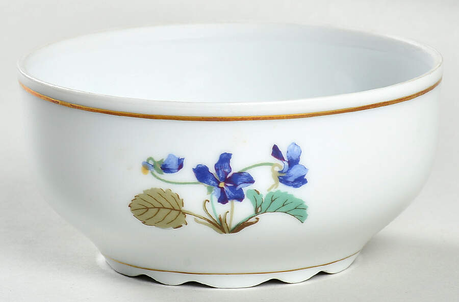 Imperatrice Eugenie 4" Round Box No Lid by Haviland-1