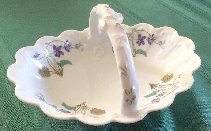 Imperatrice Eugenie 6" Handled Basket by Haviland-1