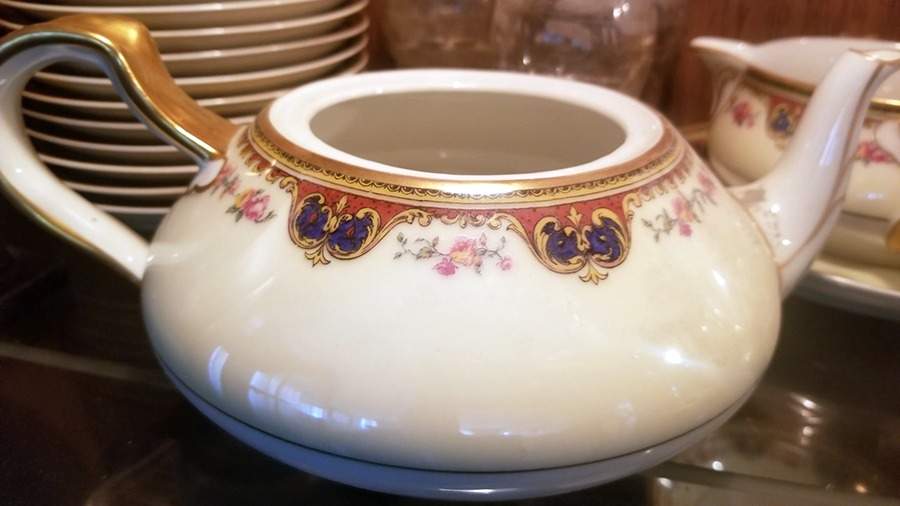 Jupiter Teapot No Lid by Haviland-1
