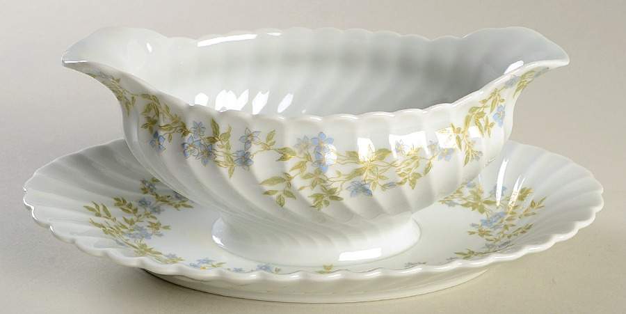Lacelle Gravy Boat with Attached Underplate by Haviland-1