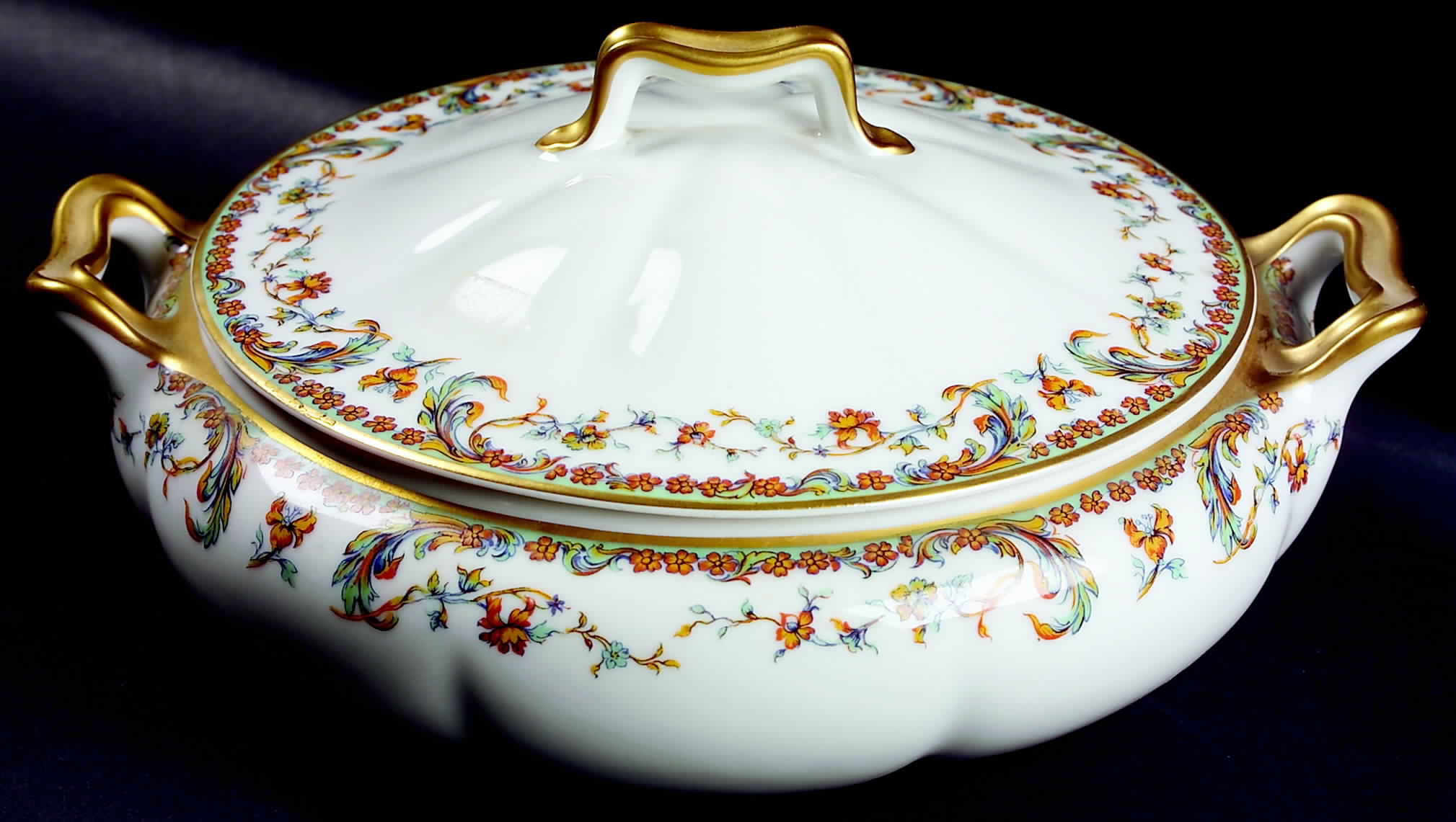 Lafayette Round Covered Vegetable by Haviland-1