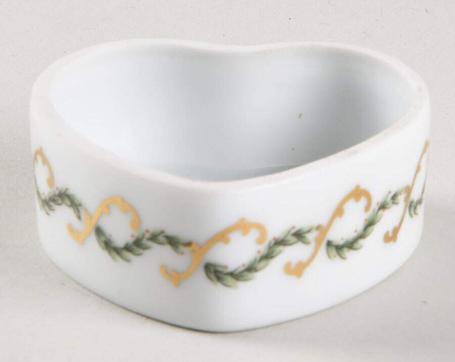 Louveciennes Pill Box No Lid by Haviland-1
