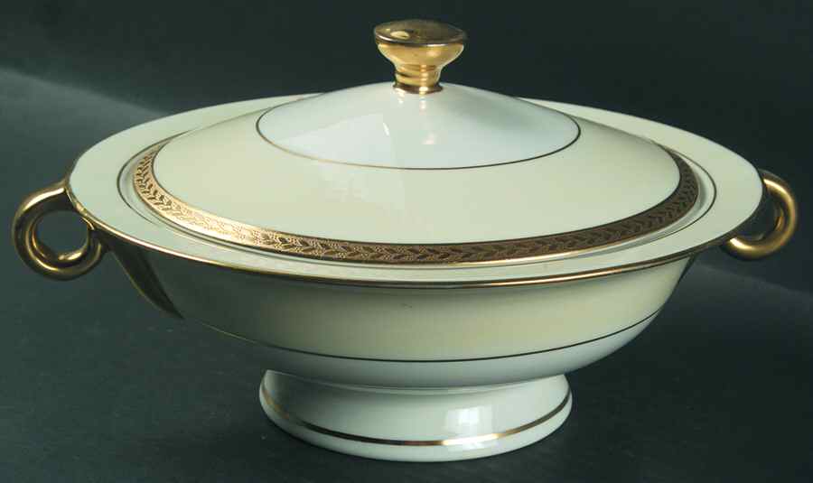 Madison (New York) Round Covered Vegetable by Haviland-1