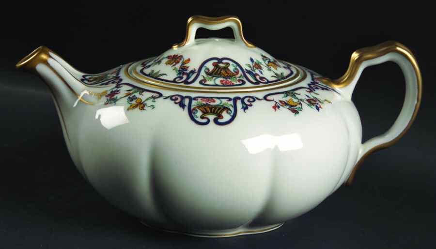 Marguerite Teapot & Lid by Haviland-1