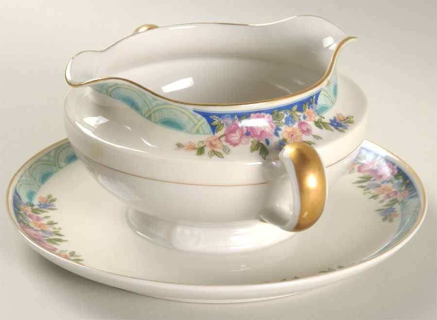 Massachusetts Gravy Boat with Attached Underplate by Haviland-1