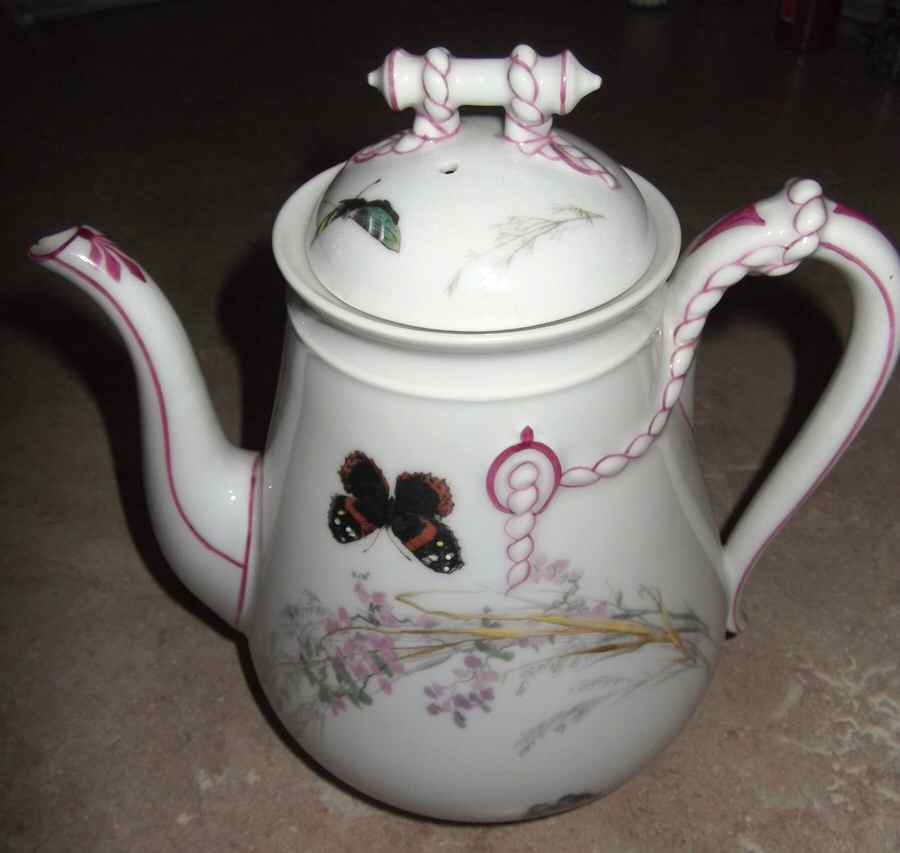 Meadow Visitors (Smooth, No Trim) Teapot & Lid by Haviland-1