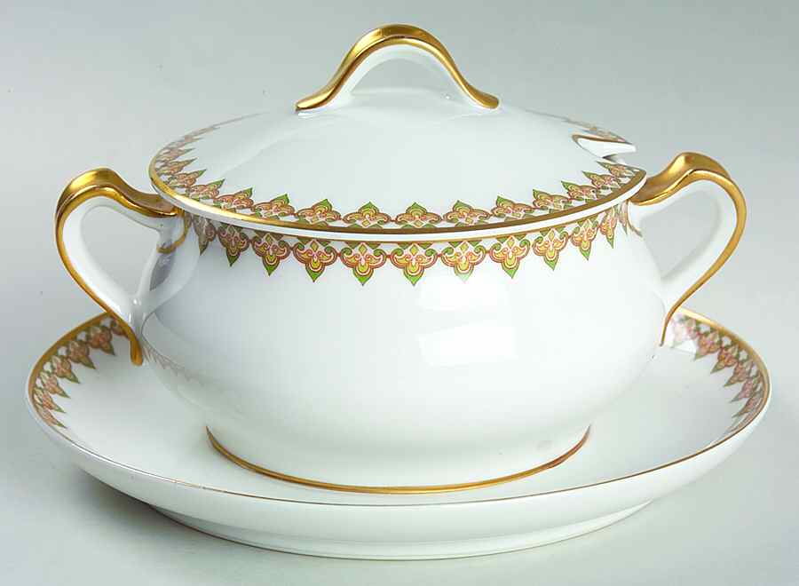 The Monaco Sauce Boat with Attached Underplate & Lid by Haviland-1