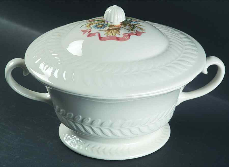 Mt. Vernon (NY, Regents Park) Round Covered Vegetable by Haviland-1