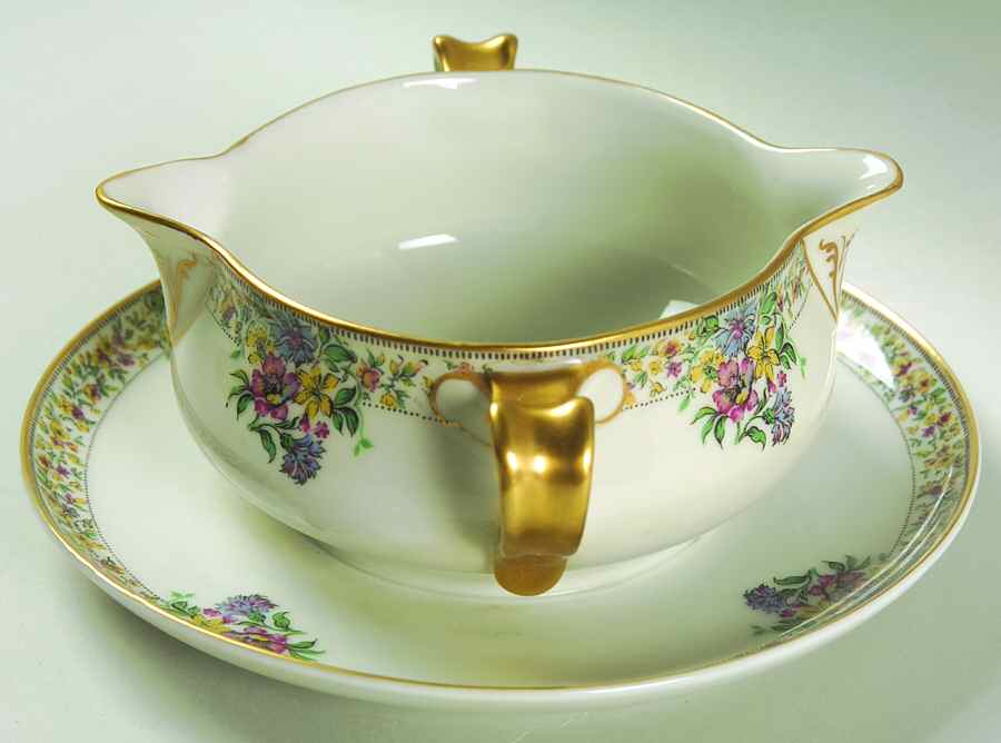 Narcissus Gravy Boat with Attached Underplate by Haviland-1
