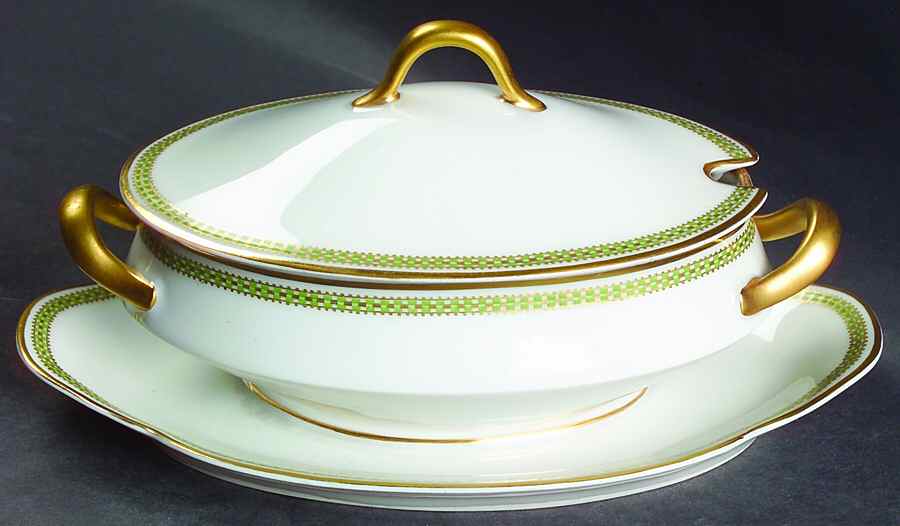 Orleans Gravy Boat w/Attached Underplate & Lid by Haviland-1