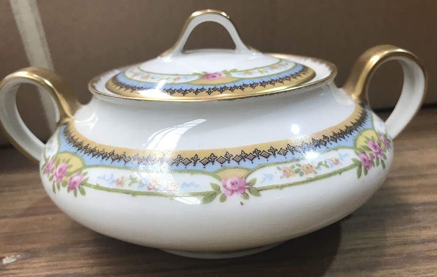Paris Gold Sugar Bowl & Lid by Haviland-1