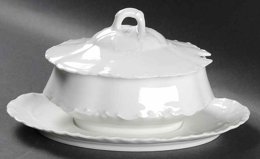 Ranson  Gravy Boat w/Attached Underplate & Lid by Haviland-1