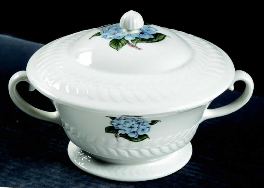 Regents Park Hydrangea Round Covered Vegetable by Haviland-1