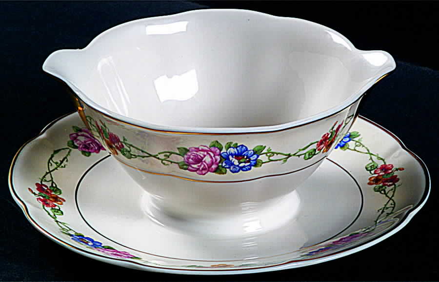 Royale (New York) Gravy Boat with Attached Underplate by Haviland-1