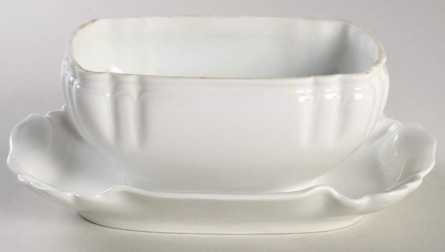 Schleiger 10 Gravy Boat w/Attached Underplate No Lid by Haviland-1