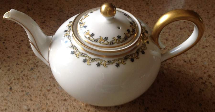 Schleiger 101 Teapot & Lid by Haviland-1