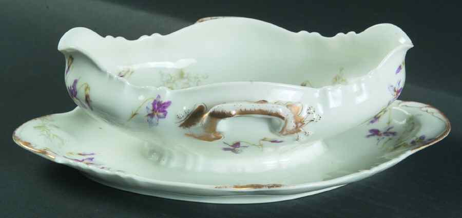 Schleiger 1013 Gravy Boat with Attached Underplate by Haviland-1