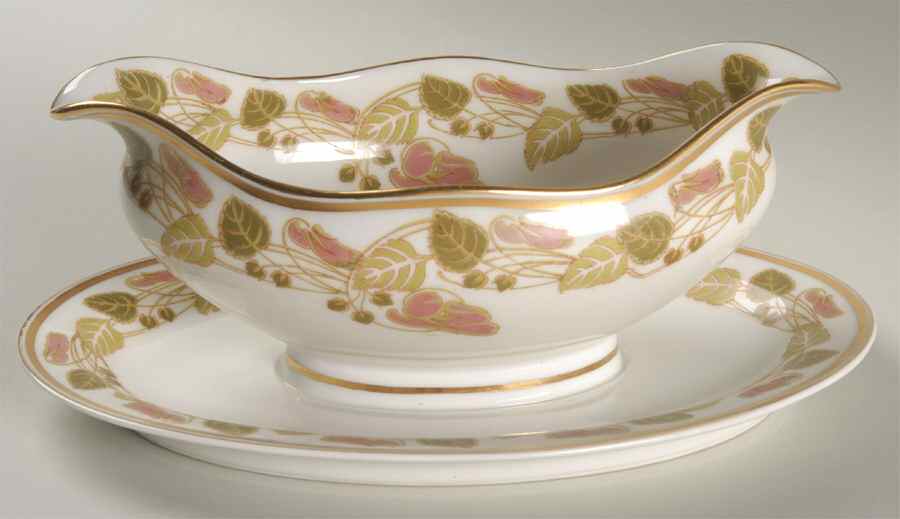 Schleiger 106 Gravy Boat with Attached Underplate by Haviland-1