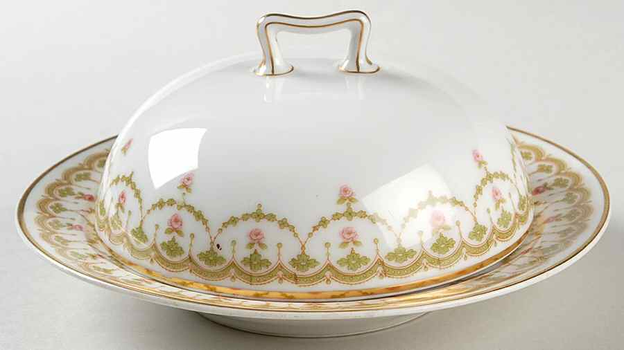 Schleiger 1069 Round Covered Butter with Strainer by Haviland-1