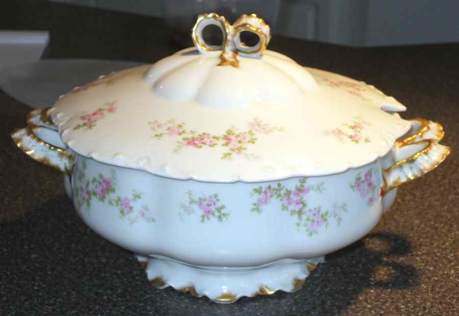 Schleiger 1131 Tureen &  Lid by Haviland-1
