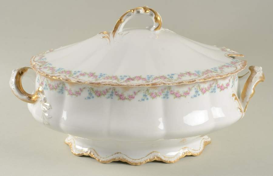 Schleiger 140 Oval Tureen & Lid by Haviland-1