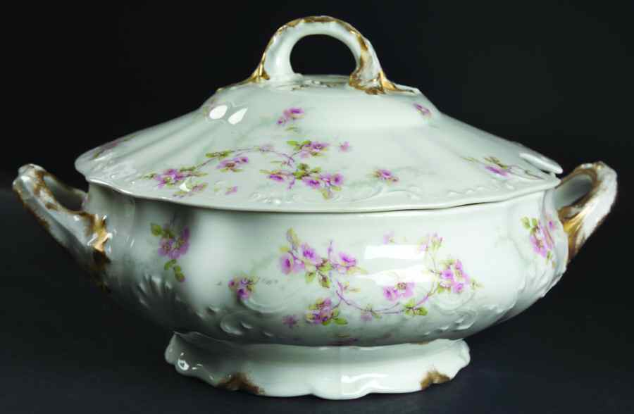 Schleiger 141a Tureen &  Lid by Haviland-1