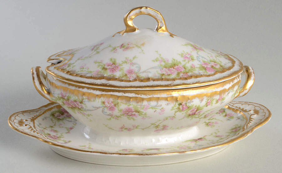 Schleiger 142a Gravy Boat w/Attached Underplate & Lid by Haviland-1