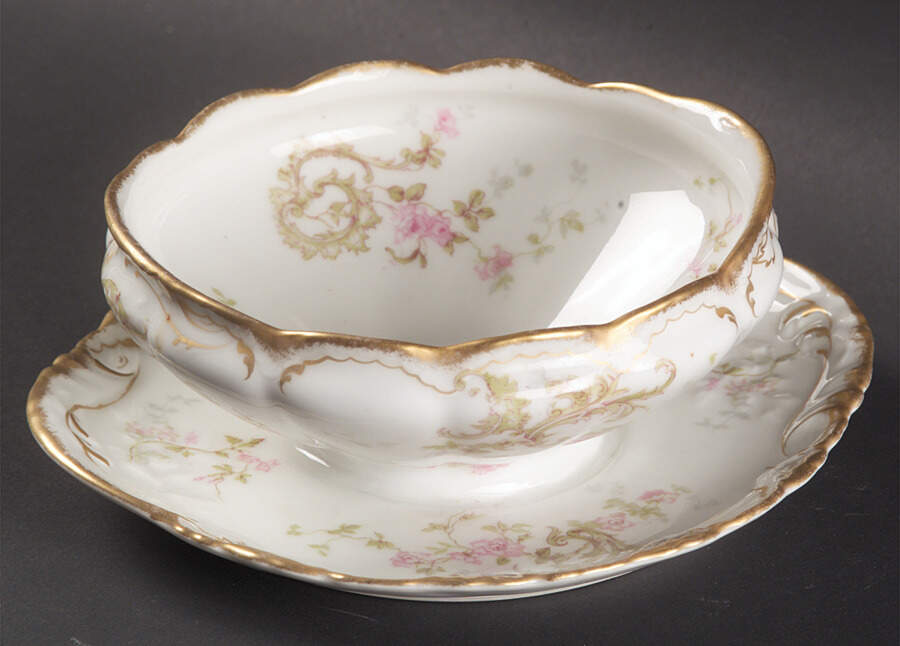 Schleiger 144F Gravy Boat with Attached Underplate by Haviland-1