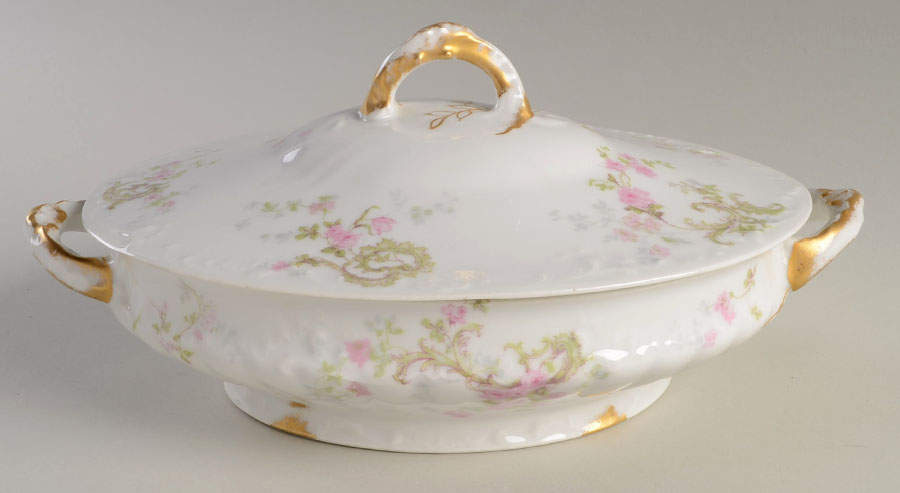Schleiger 144g Oval Covered Vegetable by Haviland-1