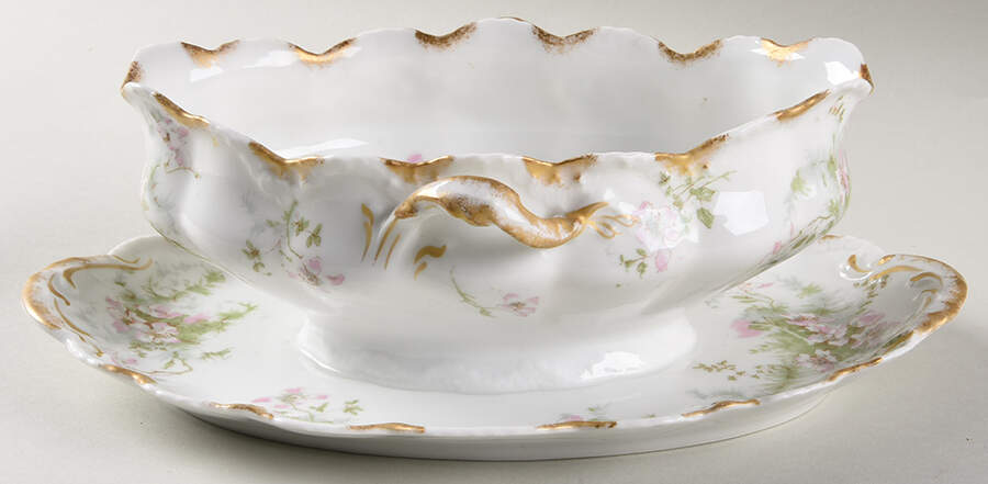 Schleiger 146 Gravy Boat with Attached Underplate by Haviland-1