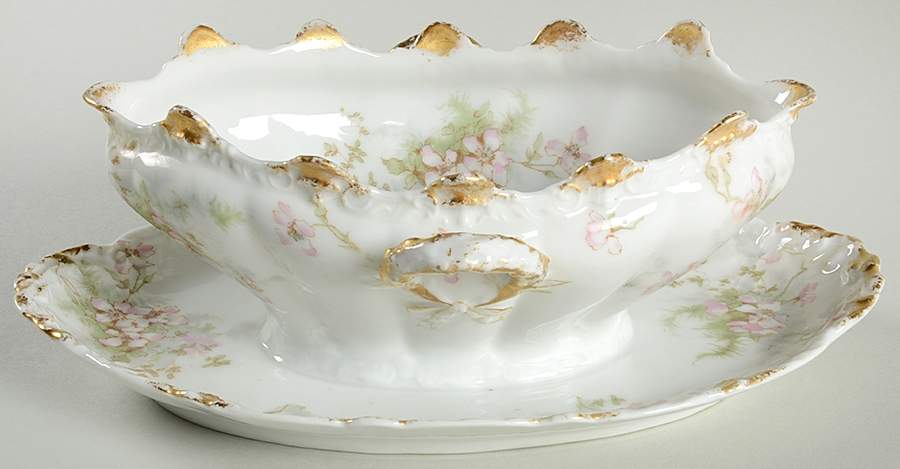 Schleiger 146 Gravy Boat with Attached Underplate by Haviland-1