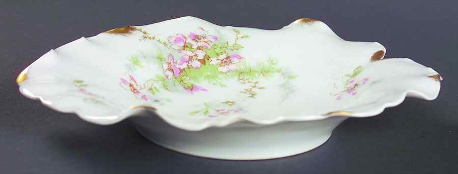 Schleiger 146 7" Leaf Dish by Haviland-1