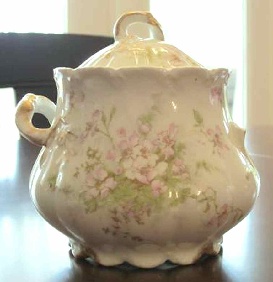 Schleiger 146E Sugar Bowl & Lid by Haviland-1