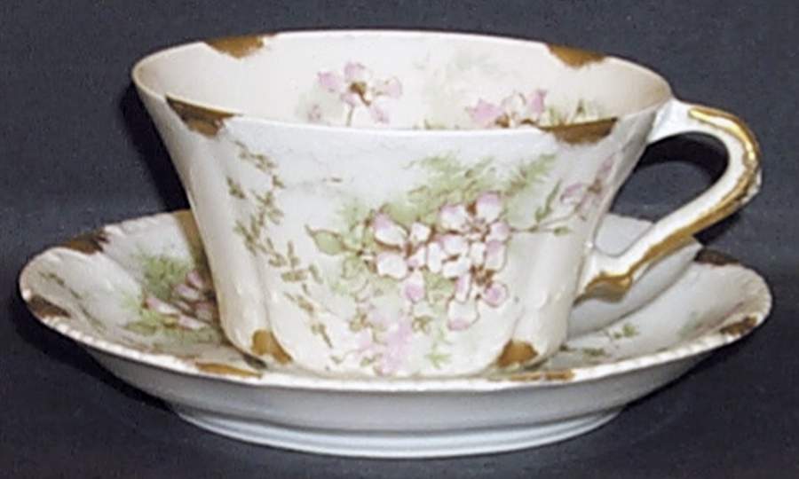 Schleiger 146O Flat Cup & Saucer Set by Haviland-1