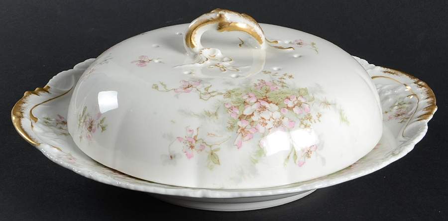 Schleiger 146P Muffin Dish & Lid by Haviland-1