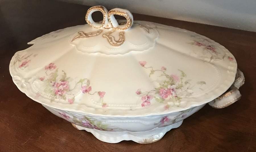 Schleiger 147m Tureen &  Lid by Haviland-1