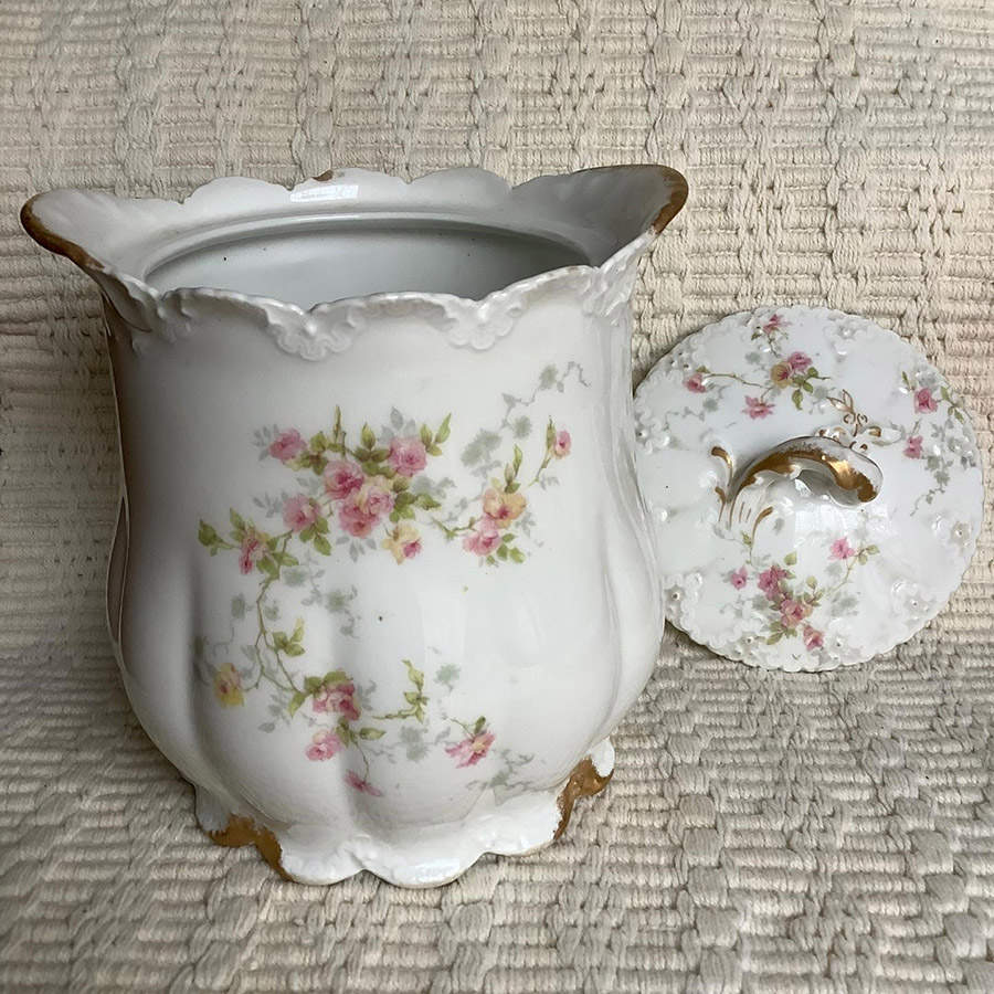 Schleiger 150 Oversize Sugar Bowl & Lid by Haviland-1