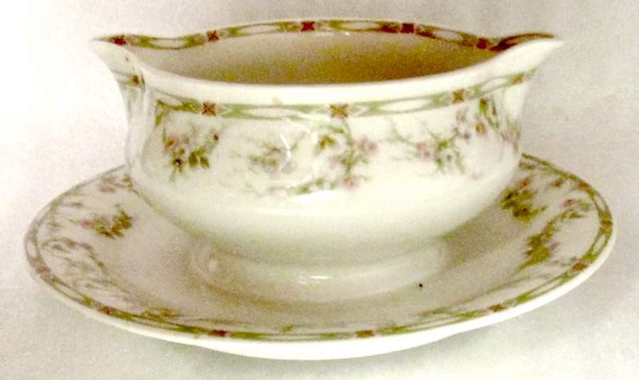 Schleiger 152 Gravy Boat with Attached Underplate by Haviland-1