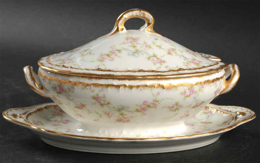 Schleiger 161E Gravy Boat w/Attached Underplate & Lid by Haviland-1