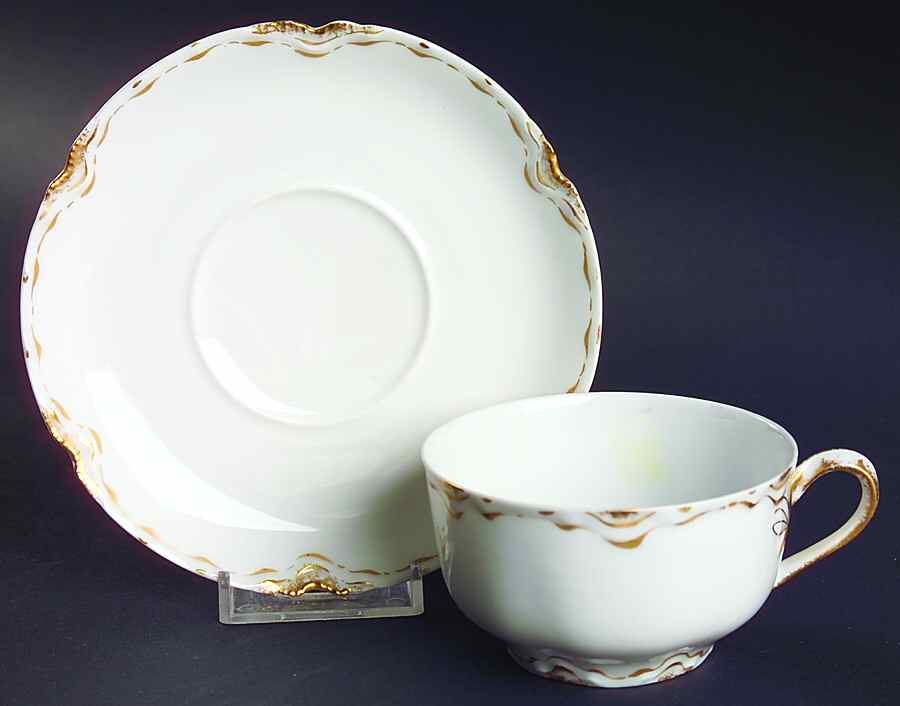 Schleiger 17 Flat Cup & Saucer Set by Haviland-1