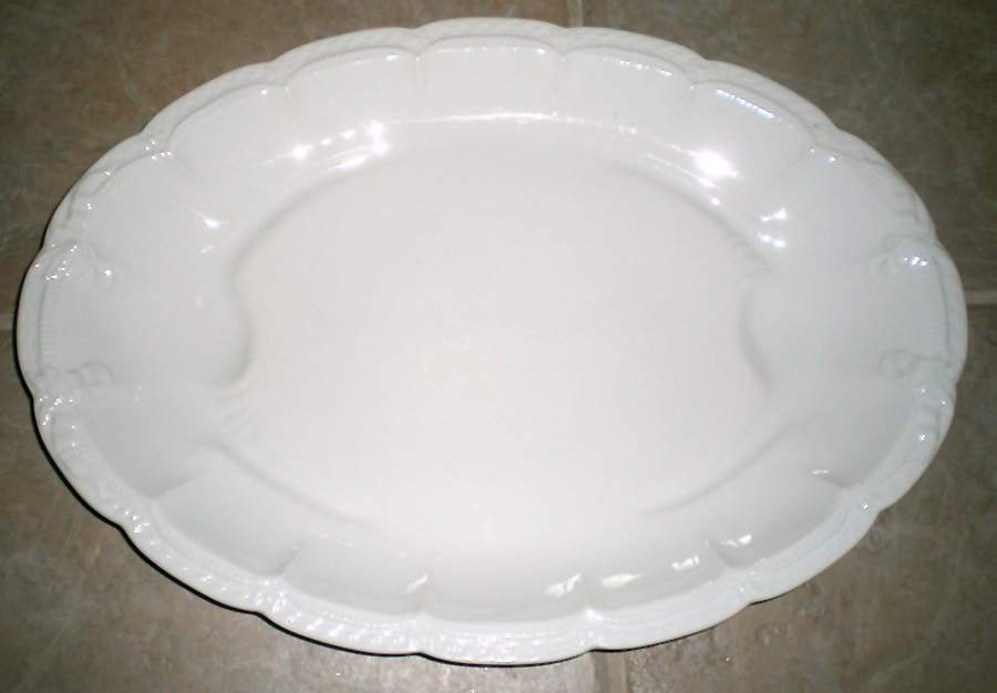 Schleiger 205 19" Oval Serving Platter by Haviland-1